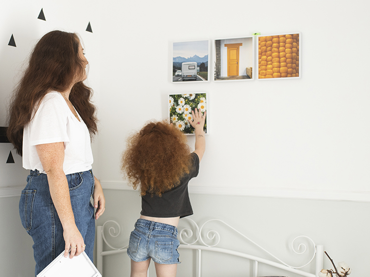 תליית לופה בריבוע על הקיר