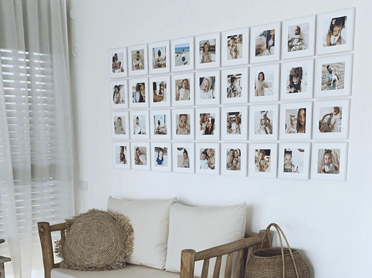 הרבה לופה בריבוע על הקיר