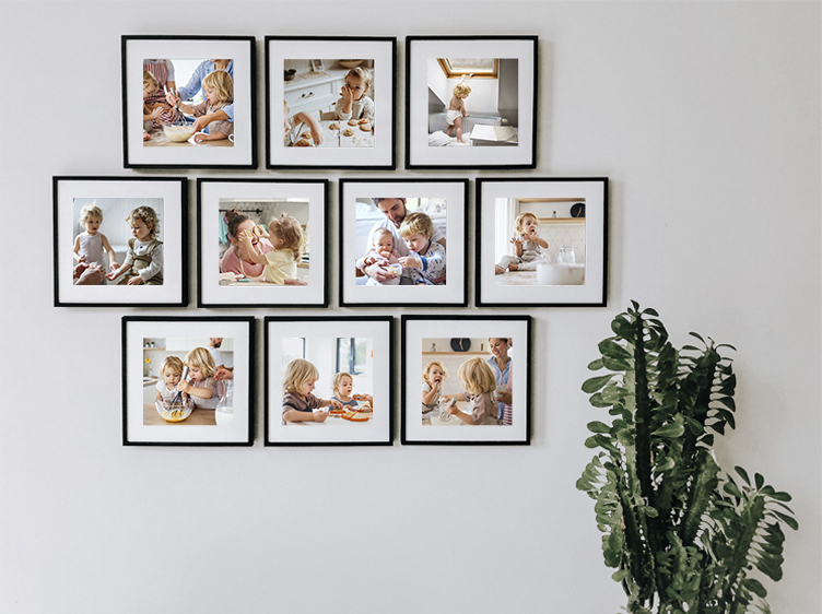 הרבה לופה בריבוע על הקיר